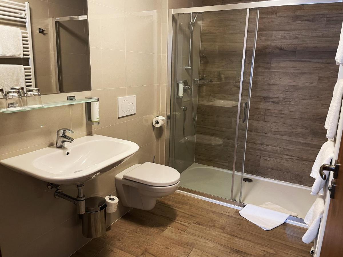 Hotel U Kvapilu Mnichovo Hradiště Bagian luar foto