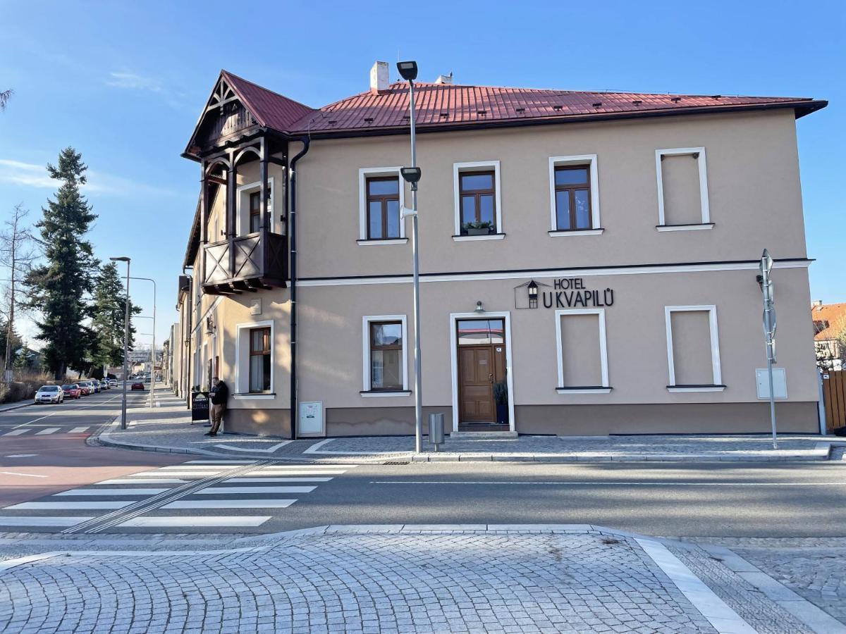 Hotel U Kvapilu Mnichovo Hradiště Bagian luar foto