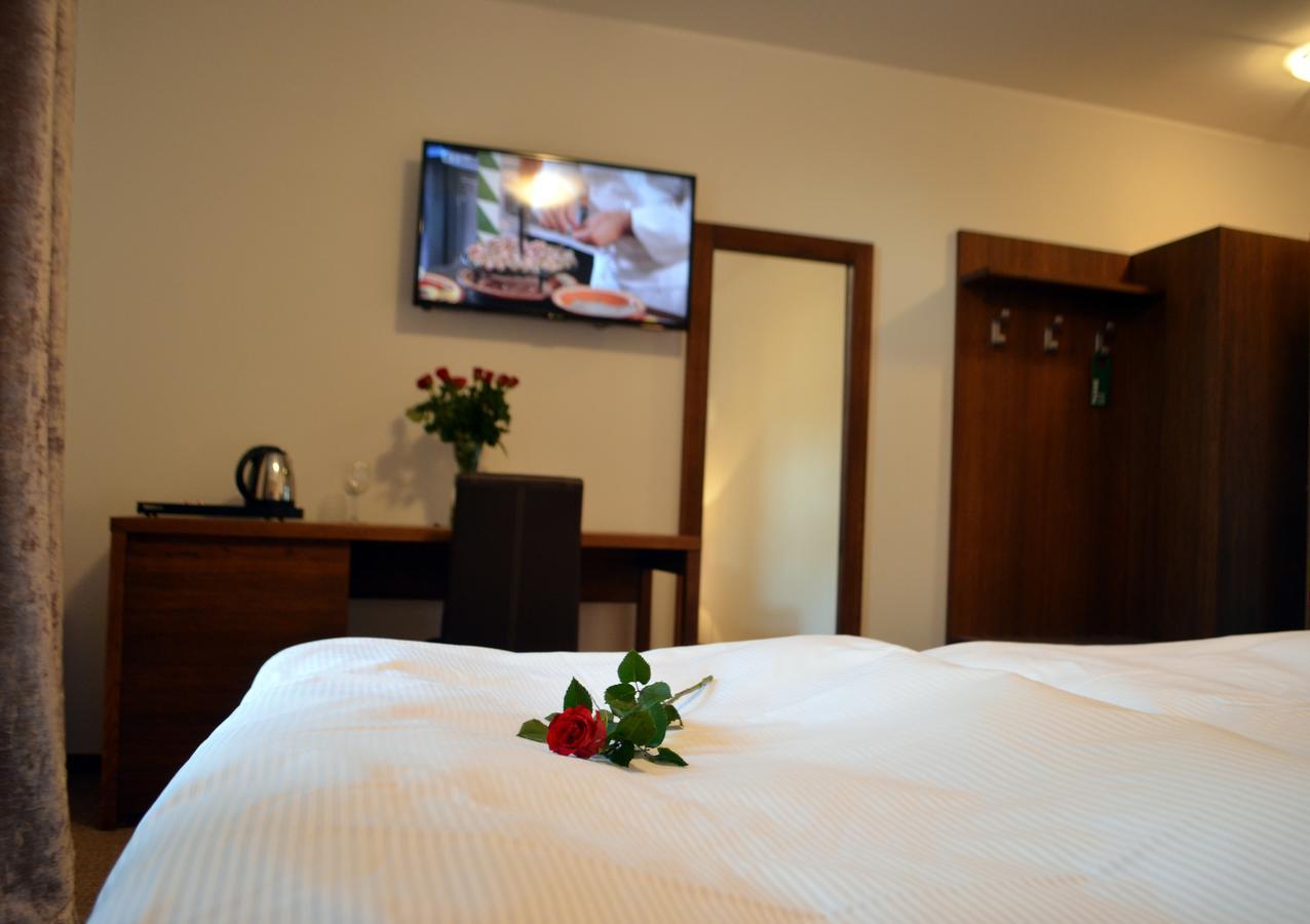Hotel U Kvapilu Mnichovo Hradiště Bagian luar foto