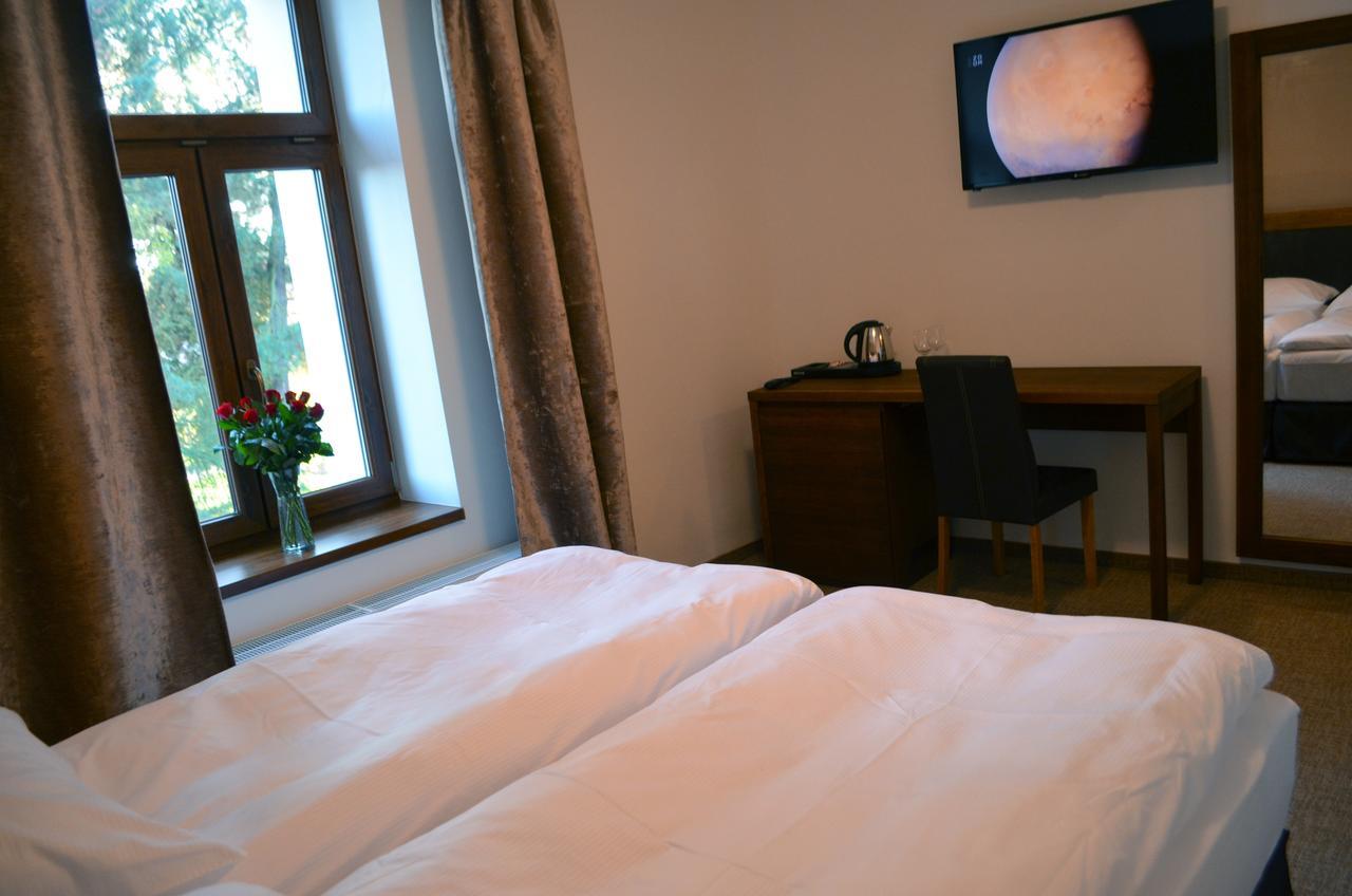 Hotel U Kvapilu Mnichovo Hradiště Bagian luar foto