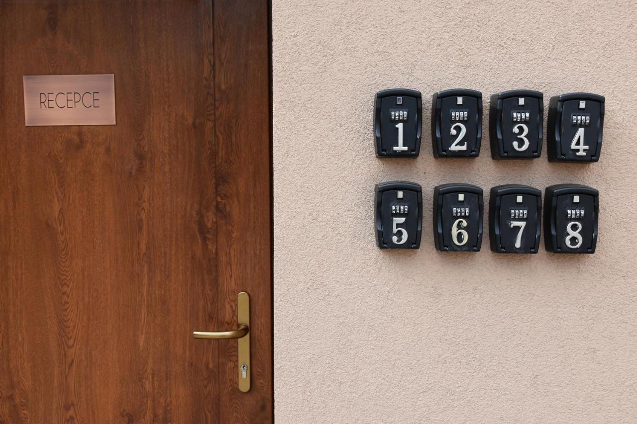 Hotel U Kvapilu Mnichovo Hradiště Bagian luar foto